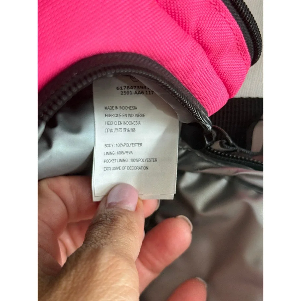 Nike Fuel Duffle Lunch Bag Kids OS Pink  Insulated 2591-AA6 117 Logo